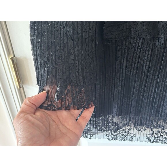 Different Regard Baltimore Boutique Brand Size Medium Black Lace Dress - Picture 4 of 7